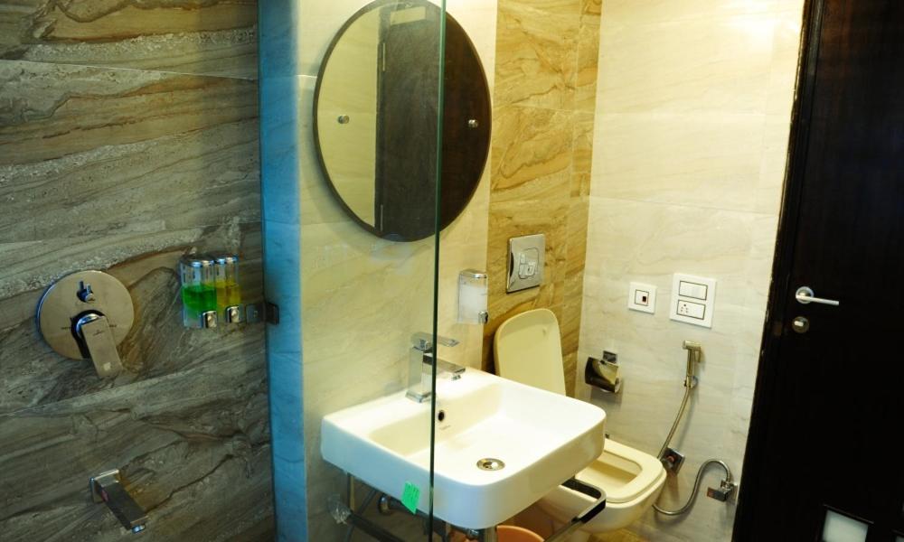 Hotel Jullundur 18 Чандигарх Экстерьер фото
